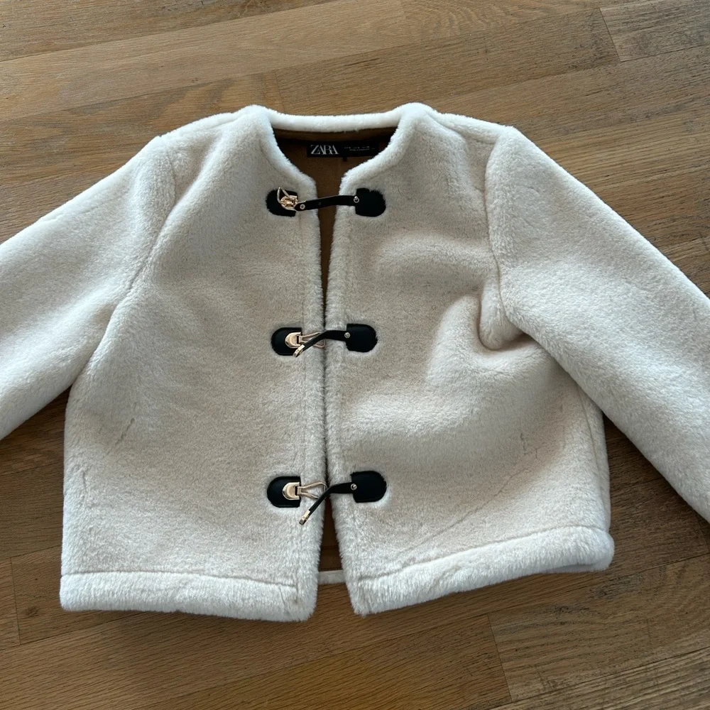 Perfect condition open face chic thick jacket - Picture 2 of 4